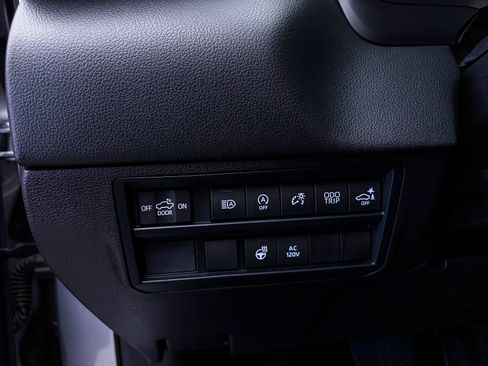 Used 2024 Toyota Tundra Limited AWD/4WD image 3