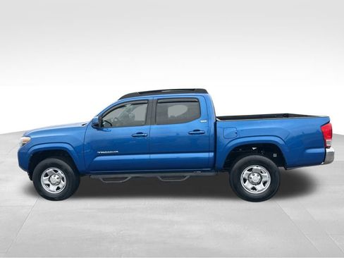 Used 2016 Toyota Tacoma SR5 w/ Towing Package image 9