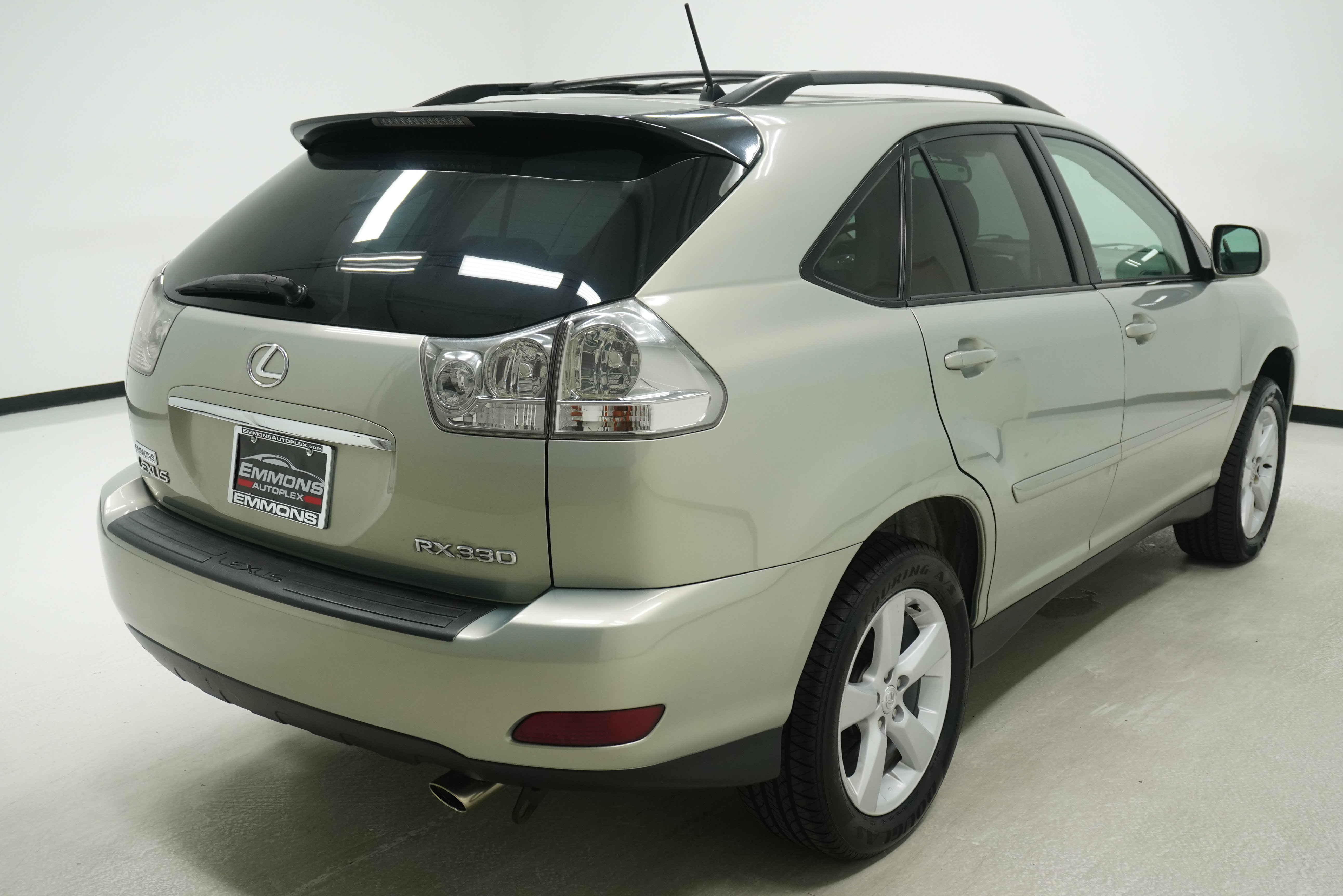 Used 2005 Lexus RX 330 w/ Premium Pkg FWD image 4