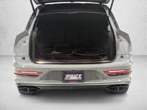 Used 2023 Bentley Bentayga image 6