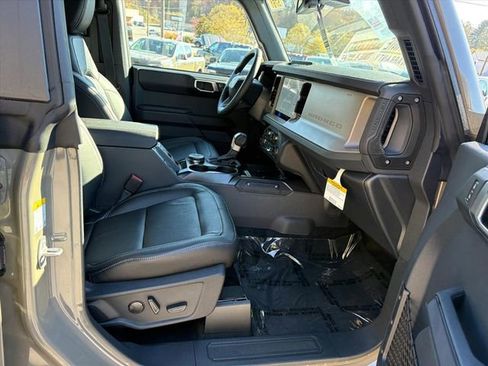 New 2025 Ford Bronco Outer Banks image 16