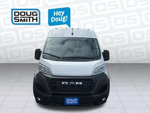 Used 2024 RAM ProMaster 2500 w/ Convenience Group FWD image 2