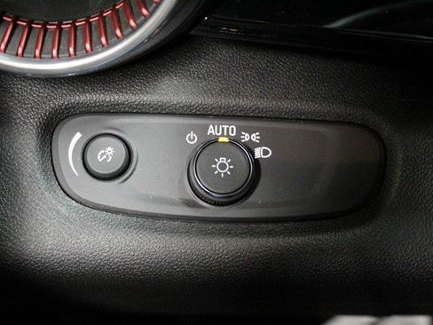 Certified 2024 Chevrolet Trax RS w/ Driver Confidence Package image 19