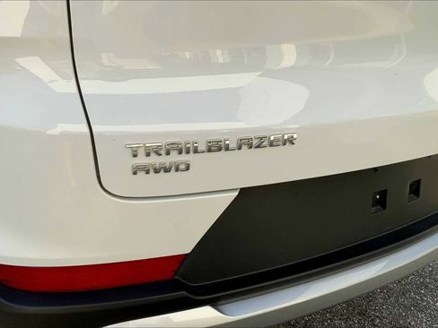 Used 2025 Chevrolet TrailBlazer LT image 29