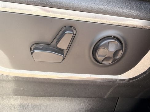Used 2020 RAM 1500 Laramie RWD image 11