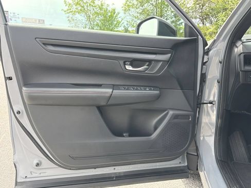 Used 2025 Honda CR-V Sport image 17