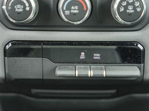 Used 2022 RAM 1500 Big Horn AWD/4WD image 31