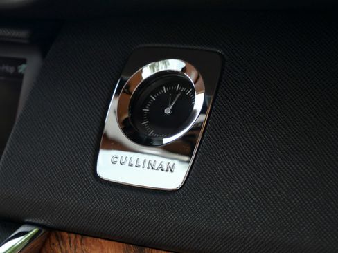 Certified 2019 Rolls-Royce Cullinan AWD/4WD image 14