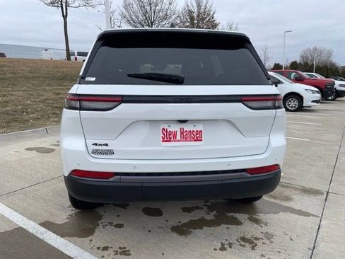 New 2026 Jeep Grand Cherokee Altitude AWD/4WD image 5