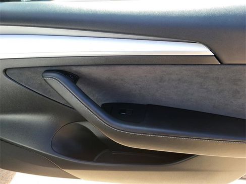 Used 2023 Tesla Model 3 Standard Range image 6