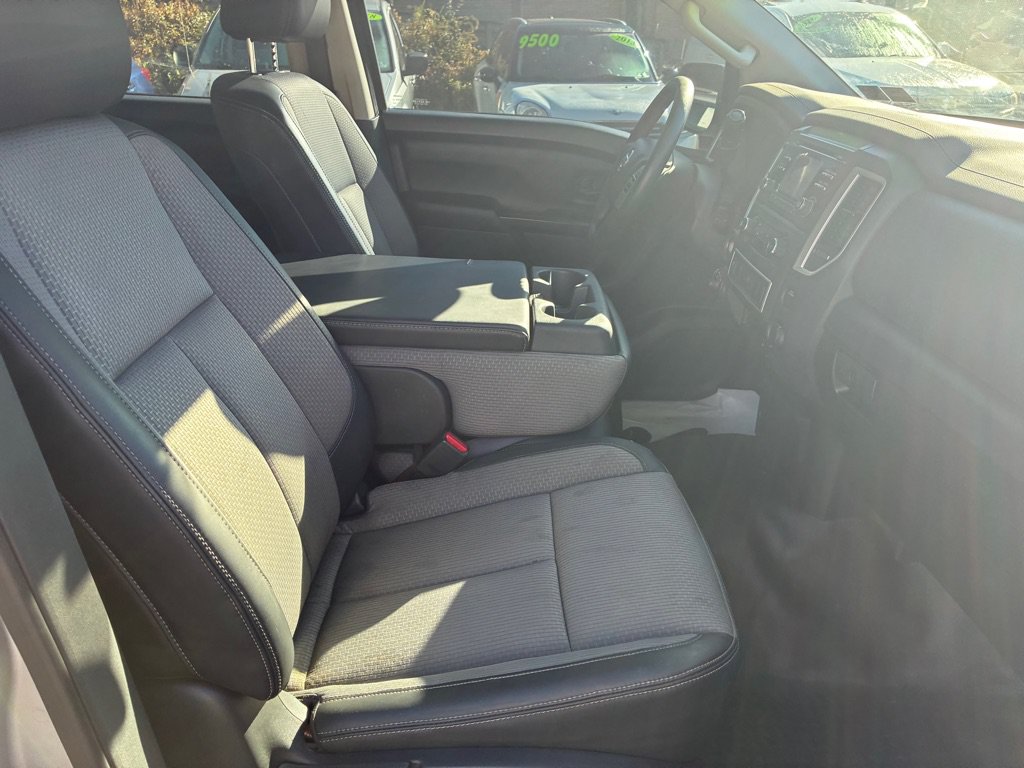 Used 2017 Nissan Titan S AWD/4WD image 15