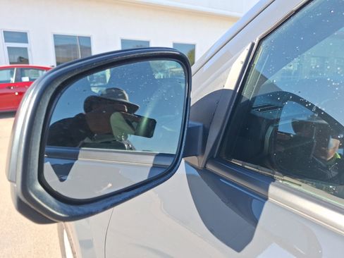 Used 2025 Toyota Tacoma SR image 12