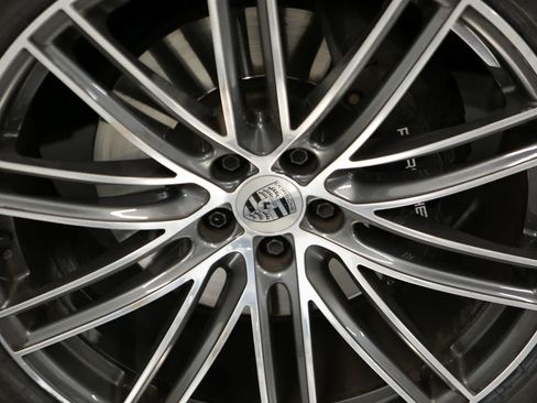 Certified 2023 Porsche Macan S AWD/4WD image 11