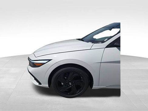 New 2026 Hyundai Elantra Sport FWD image 10
