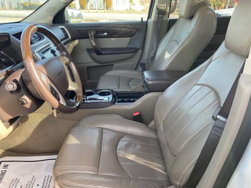 Used 2013 GMC Acadia Denali image 4