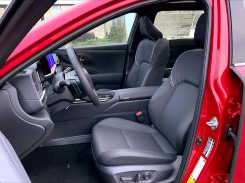 New 2025 Toyota Crown Signia image 9