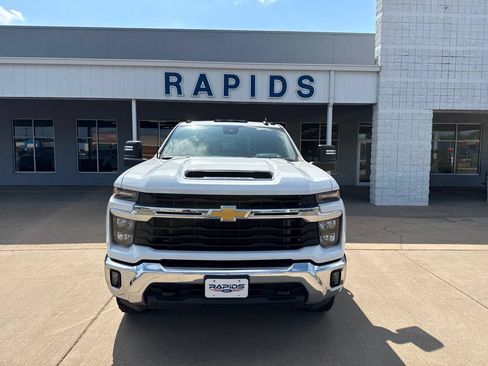 Used 2025 Chevrolet Silverado 3500 LT AWD/4WD image 2