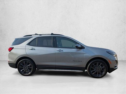 Used 2023 Chevrolet Equinox RS FWD image 4