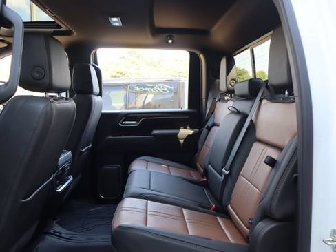 Used 2026 Chevrolet Silverado 2500 High Country w/ High Country Premium Package AWD/4WD image 32