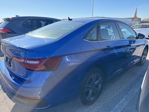 Used 2024 Volkswagen Jetta SE image 6