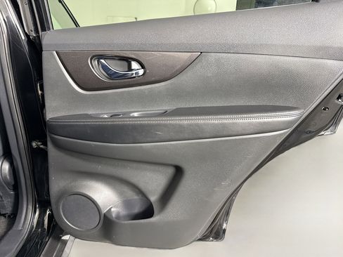 Used 2019 Nissan Rogue SV AWD/4WD image 28
