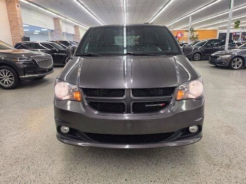 Used 2019 Dodge Grand Caravan GT FWD image 2