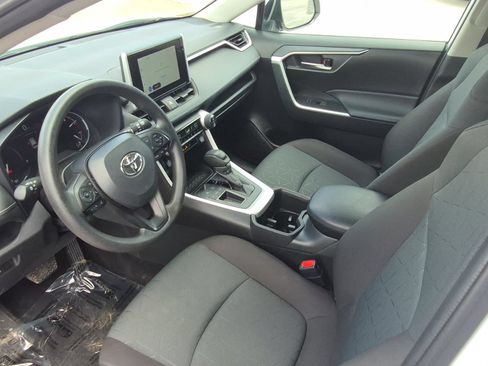 Certified 2025 Toyota RAV4 XLE FWD image 9