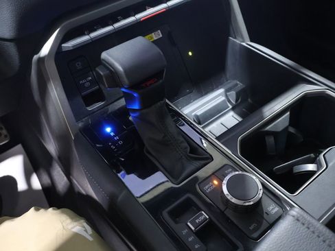 Used 2023 Toyota Tundra Limited image 28