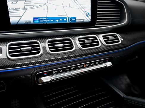 Used 2025 Mercedes-Benz GLS 63 AMG 4MATIC image 55