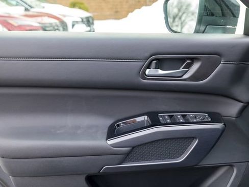 New 2026 Nissan Pathfinder SL w/ SL Premium Package image 10