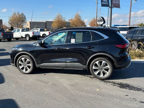 Used 2023 Ford Escape Platinum image 9