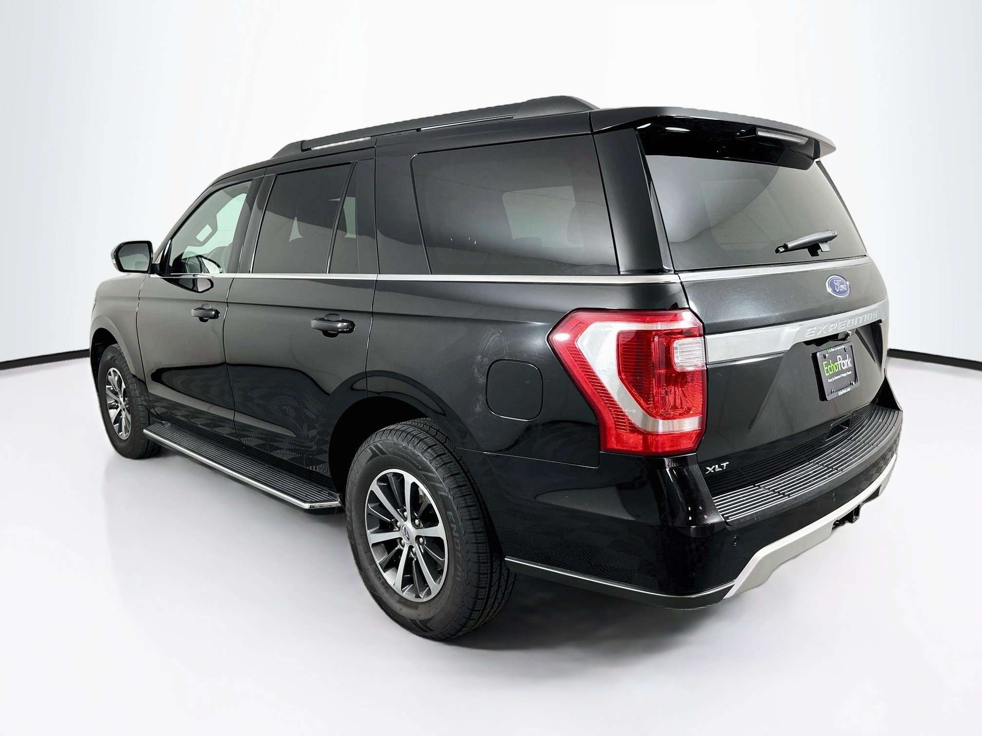 Used 2020 Ford Expedition XLT w/ Equipment Group 202A AWD/4WD image 5