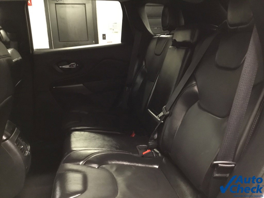 Used 2020 Jeep Cherokee Limited AWD/4WD image 32