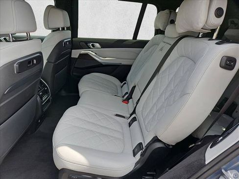 Used 2025 BMW X7 xDrive40i w/ Premium Package AWD/4WD image 26