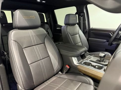 Used 2025 Chevrolet Silverado 1500 High Country AWD/4WD image 31
