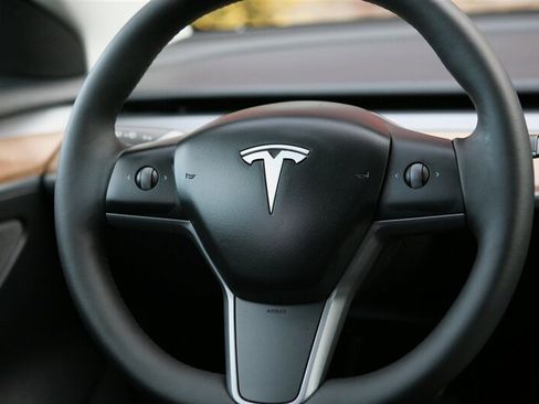 Used 2022 Tesla Model 3 Long Range image 19