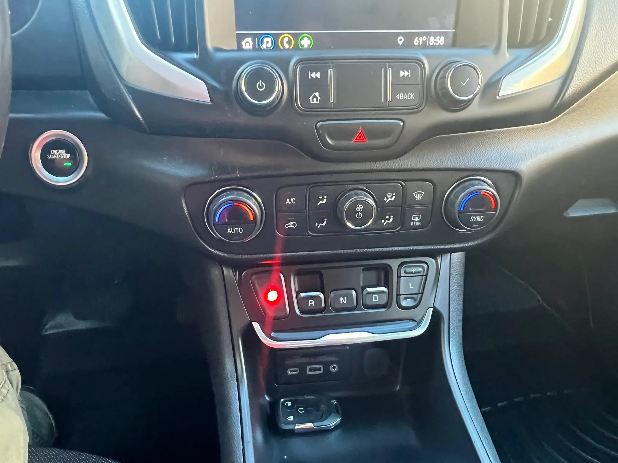 Used 2020 GMC Terrain SLT FWD image 24
