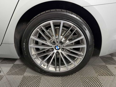 Used 2019 BMW 530e w/ Convenience Package RWD image 18