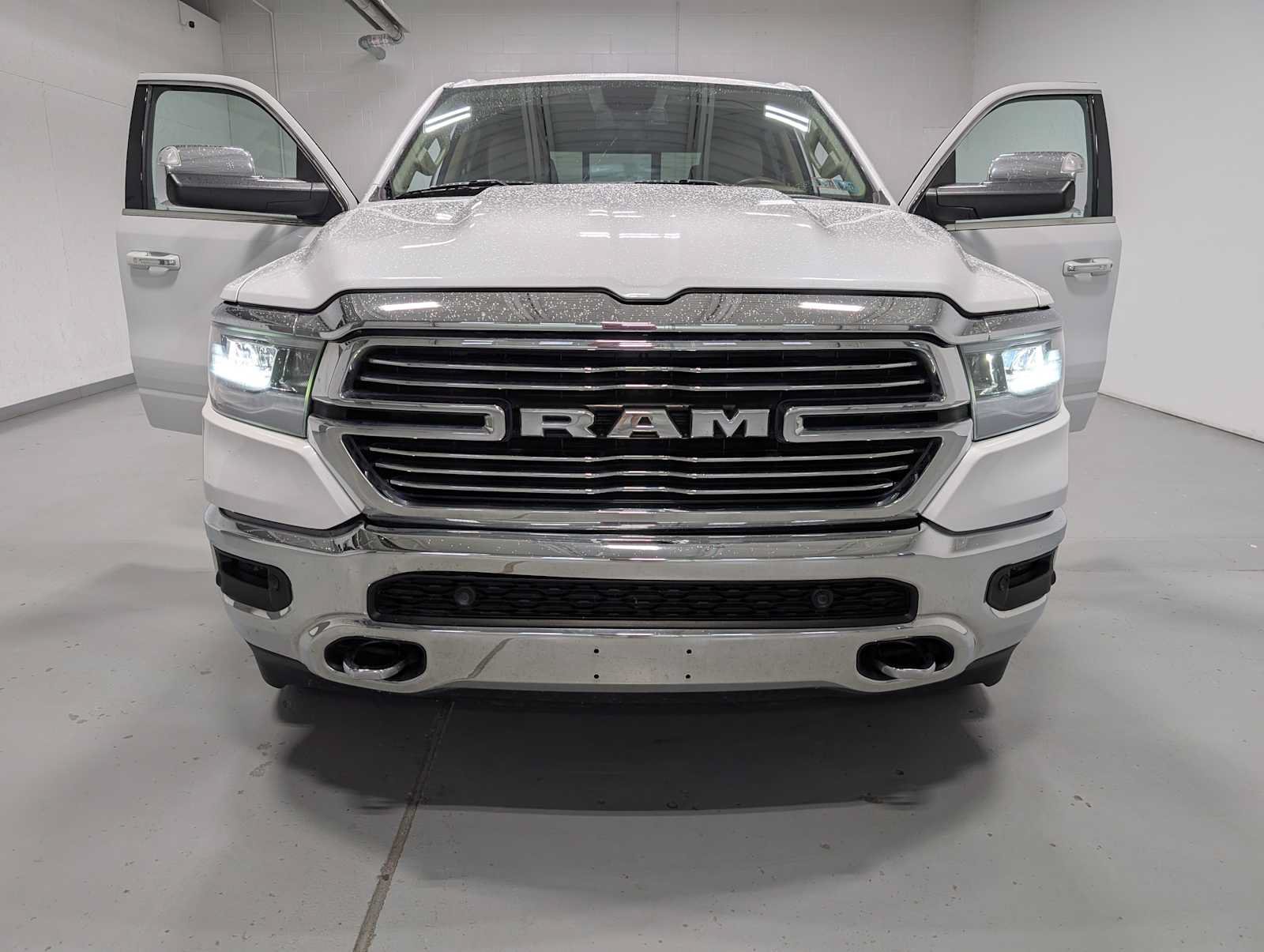 Used 2019 RAM 1500 Laramie AWD/4WD image 18