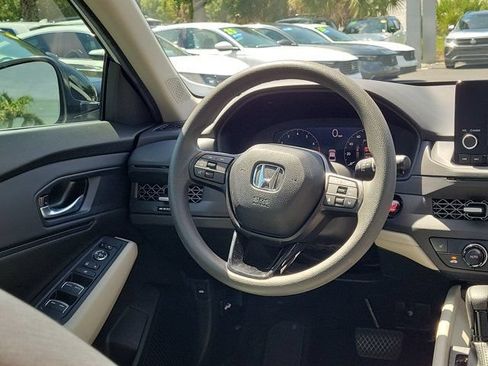Certified 2025 Honda Accord SE image 3