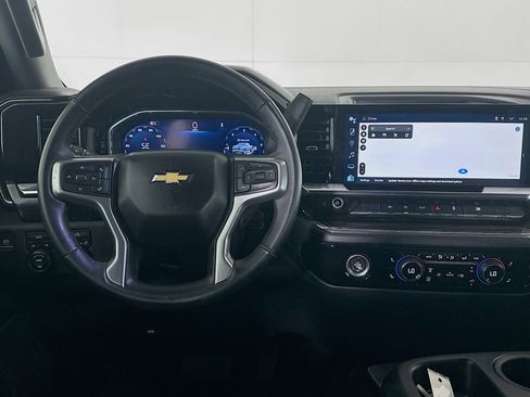 Used 2024 Chevrolet Silverado 1500 LT image 17