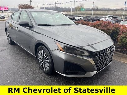 Used 2024 Nissan Altima 2.5 SV