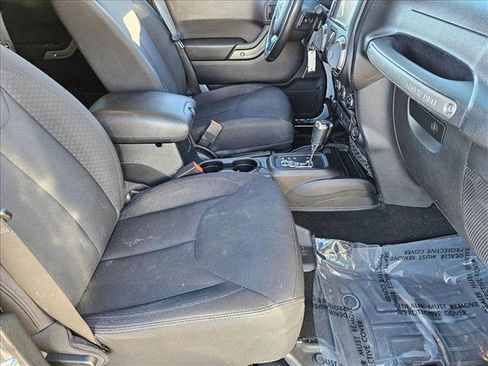 Used 2018 Jeep Wrangler Unlimited Sport S image 18