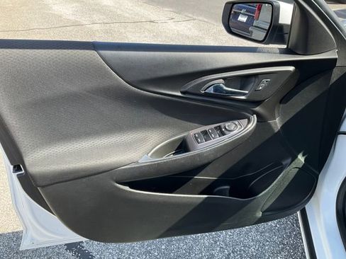 Used 2018 Chevrolet Malibu LT image 7