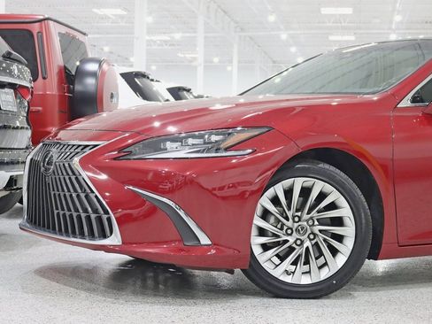 Used 2022 Lexus ES 350 Ultra Luxury image 2