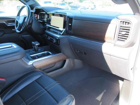 Used 2022 Chevrolet Silverado 1500 High Country image 12