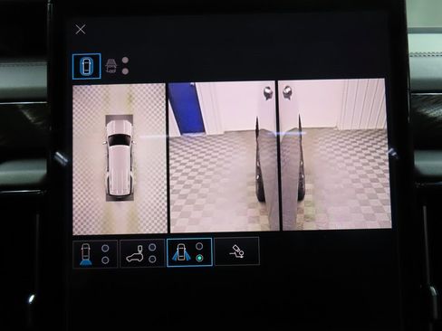 Used 2025 GMC Yukon XL AT4 w/ AT4 Premium Package image 18