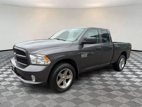 Used 2018 RAM 1500 Express w/ Express Value Package AWD/4WD image 3