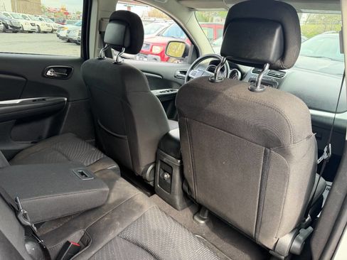 Used 2016 Dodge Journey SE w/ Flexible Seating Group image 37