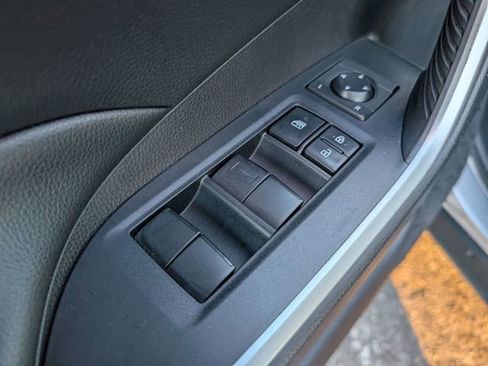 Used 2020 Toyota RAV4 LE image 15